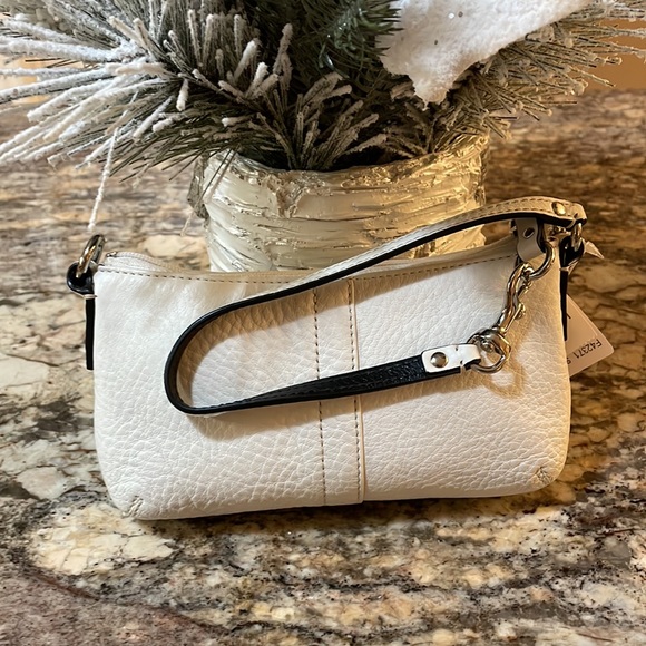 NWT Coach Pebble Leather Wristlet/ Mini Bag - Picture 3 of 6
